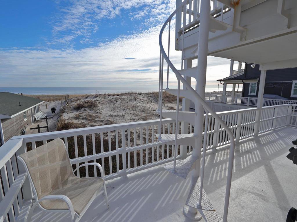 Sunset Manor NJ  Oceanfront Vacation Rental 145187
