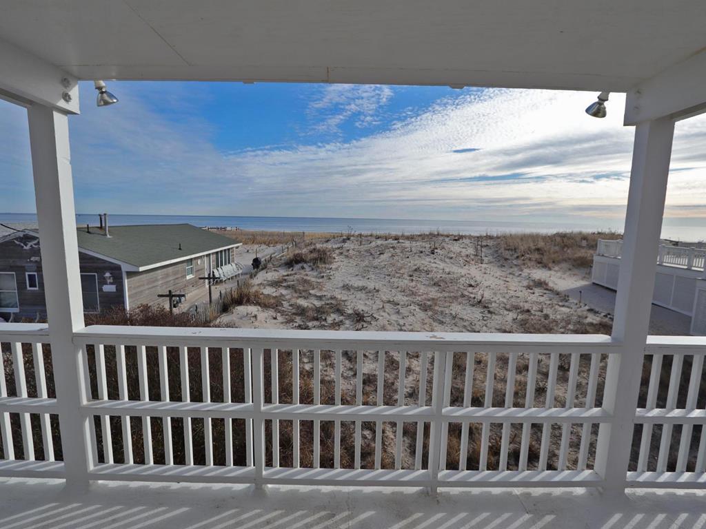 Sunset Manor NJ  Oceanfront Vacation Rental 145187