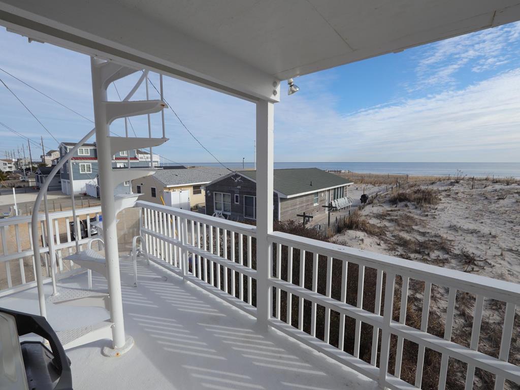 Sunset Manor NJ  Oceanfront Vacation Rental 145187