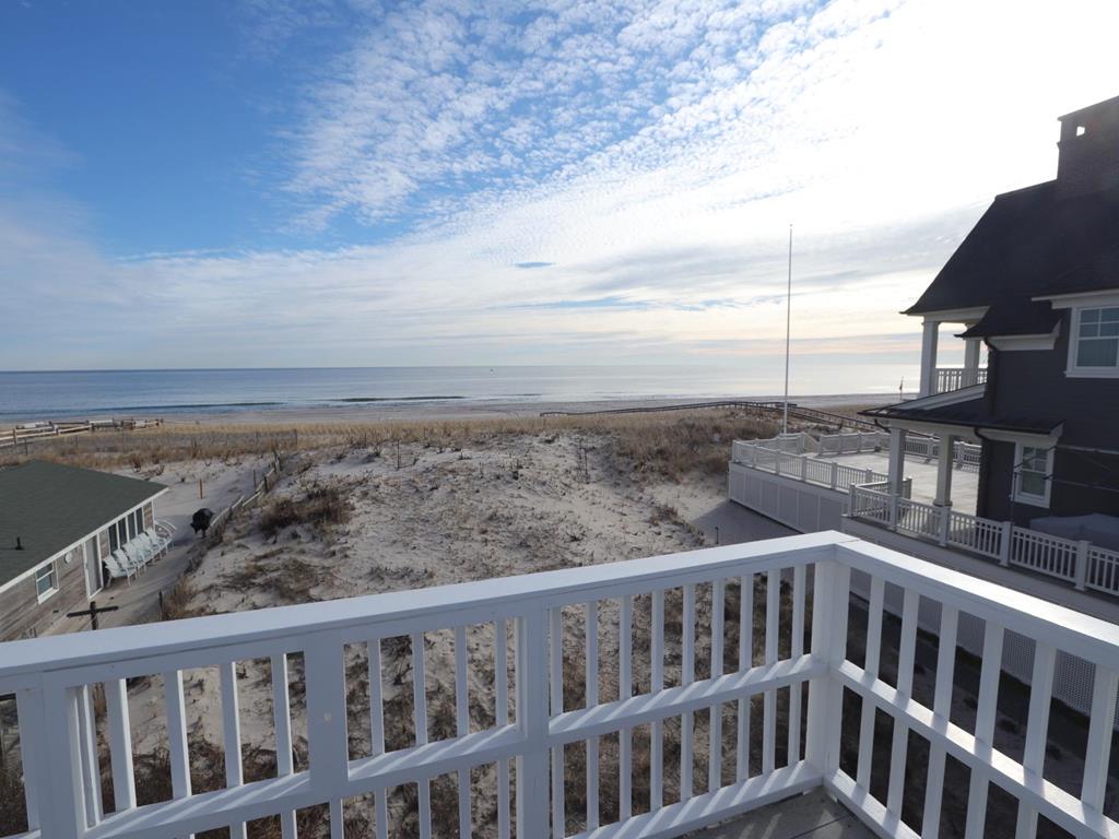Sunset Manor NJ  Oceanfront Vacation Rental 145187