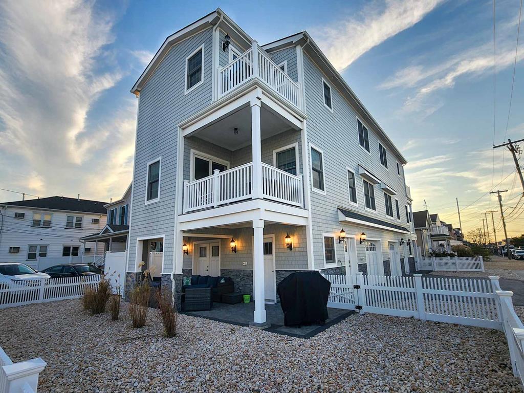 Lavallette NJ  Middleblock Vacation Rental  updated on 2026-09-14 13:29:09
