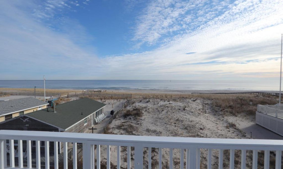 Sunset Manor NJ  Oceanfront Vacation Rental 145187