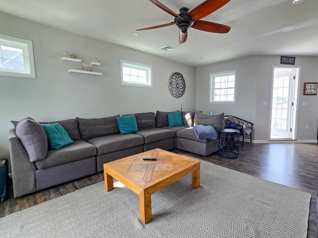 Sunset Manor NJ  Waterfront Vacation Rental 165031
